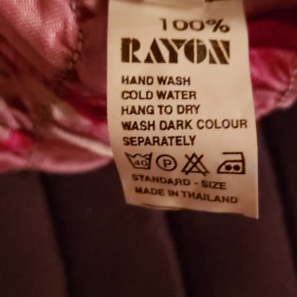 Halter dress - Picture 3 of 3